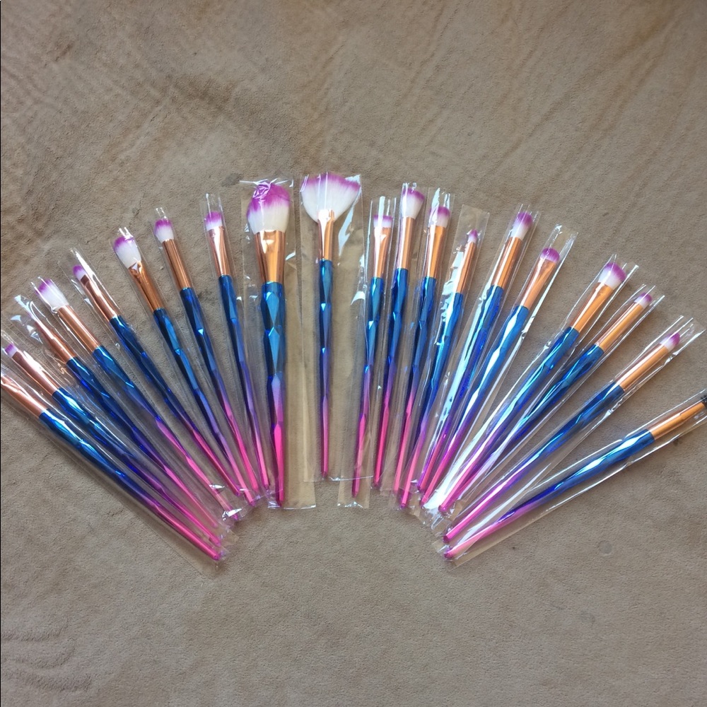 NEW unicorn handle multicolored makeup brushes